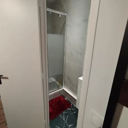 Proche De Stade De France