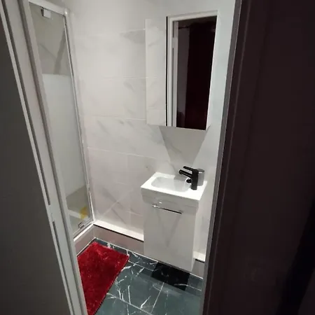 Proche De Stade De France